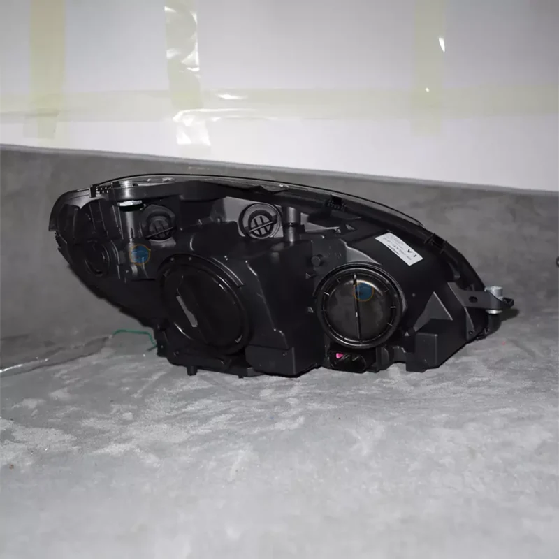 03 Mercedes-Benz R-Class Headlight