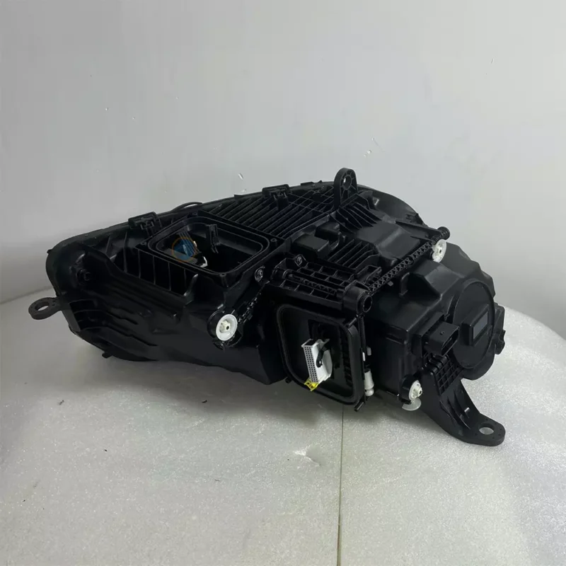 03 Mercedes-Benz GLE Headlight