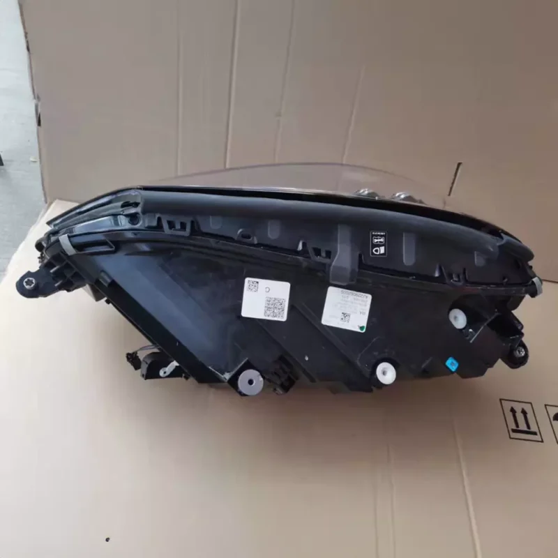 04 Mercedes-Benz S-Class W221 Headlight