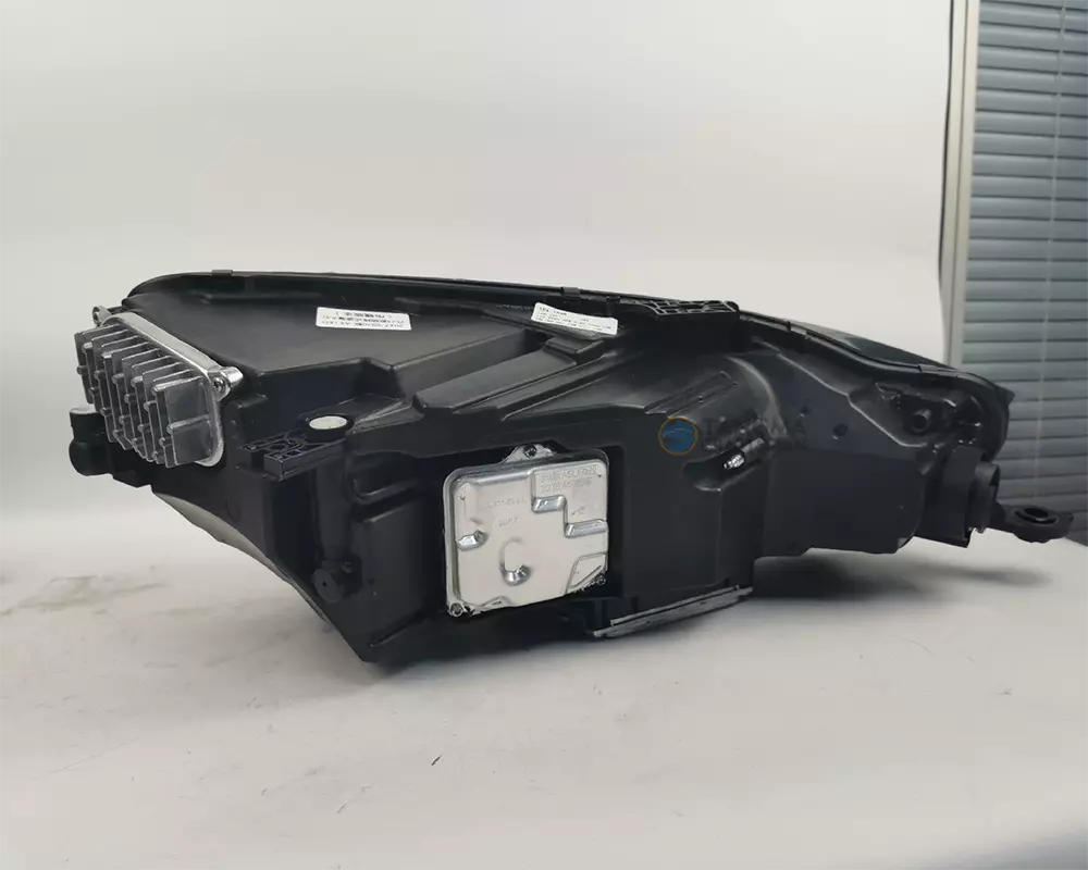 Audi A5 RS5 Headlight Upgrade with Dynamic Signal