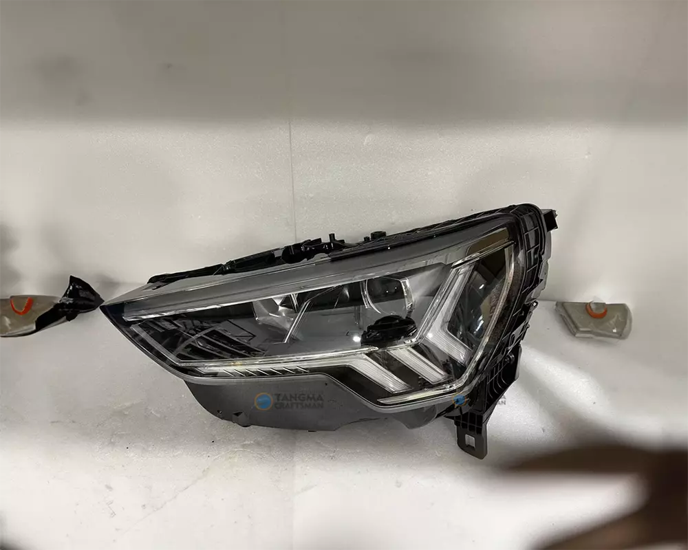 2019-2024 Audi Q3 LED Headlights with Sequential DRL