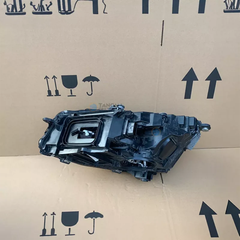05 Mercedes-Benz GLC W253 Headlight