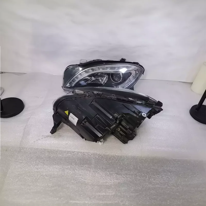 02 Mercedes-Benz GLA156