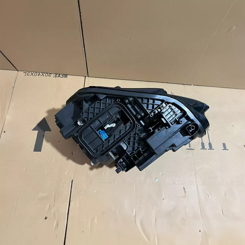 02 Mercedes-Benz GLB Headlight