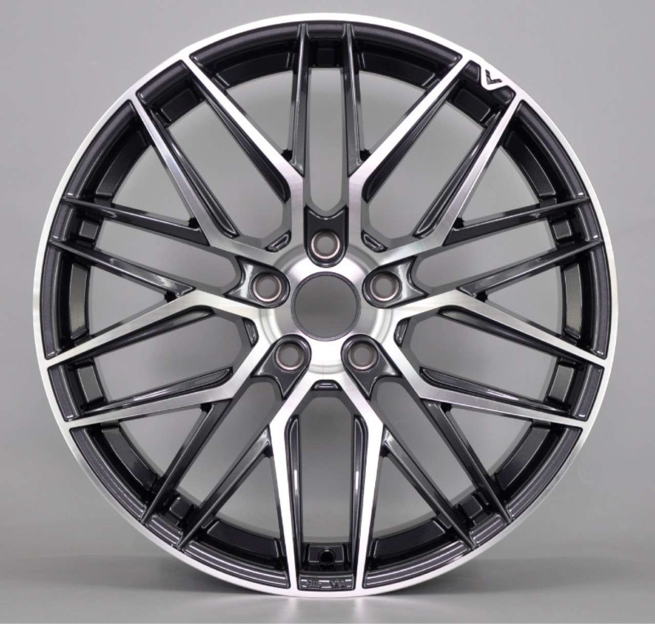 18 Inch Black and Red Concave Wheels