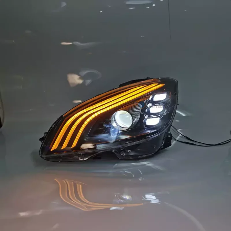 02 Mercedes-Benz C-Class