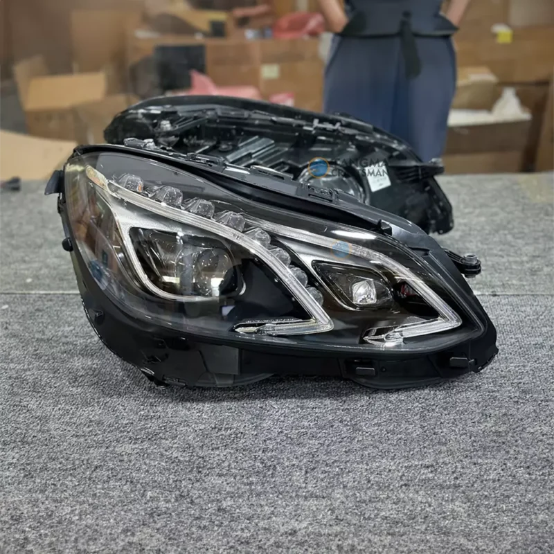 03 Mercedes-Benz E-Class