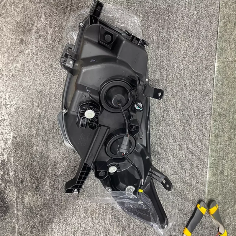 03 Crown 13th Generation Headlights