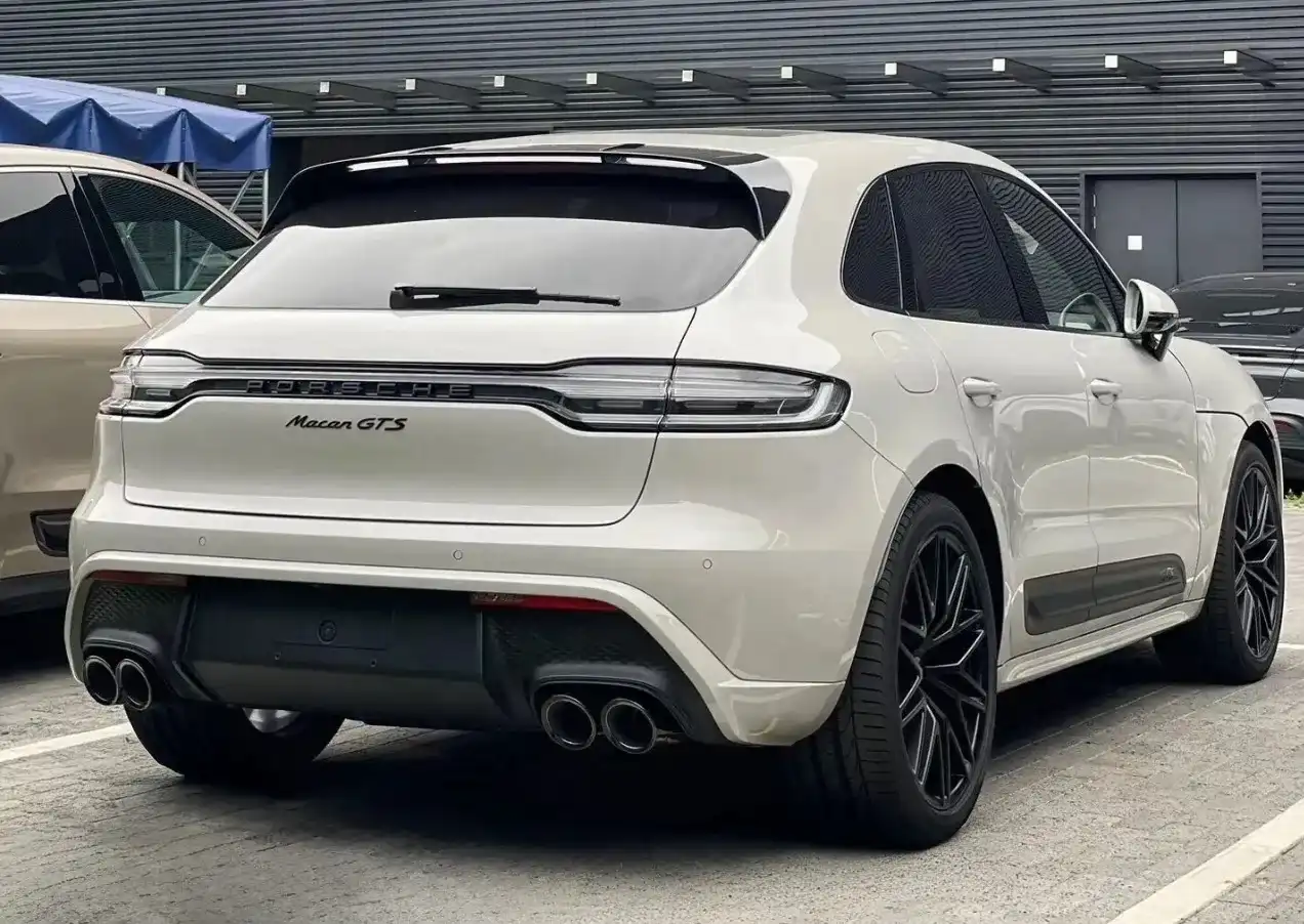 Porsche Macan GTS old to new 