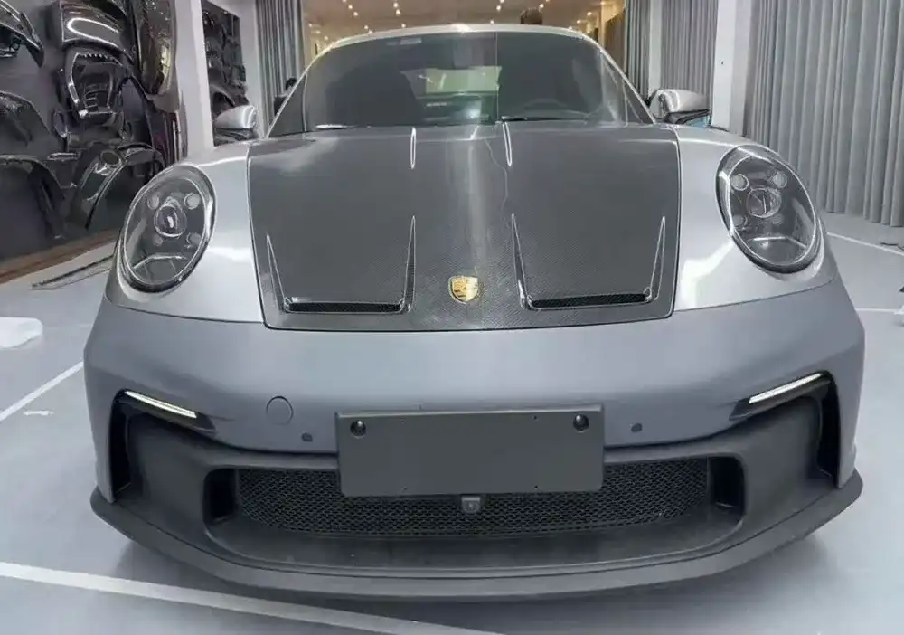 Porsche 911 Carbon Fiber Modified
