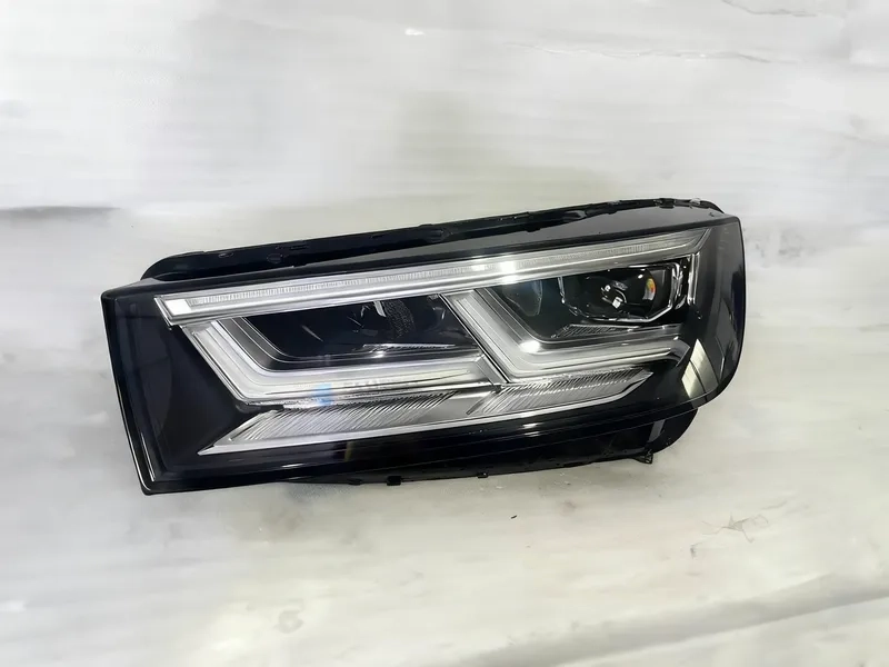 09+ Audi Q5 LED Headlights Matrix DRL Assembly