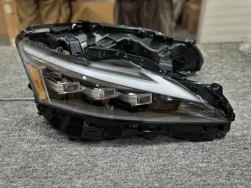 2011+ Lexus CT200 Headlight Assembly LED Matrix