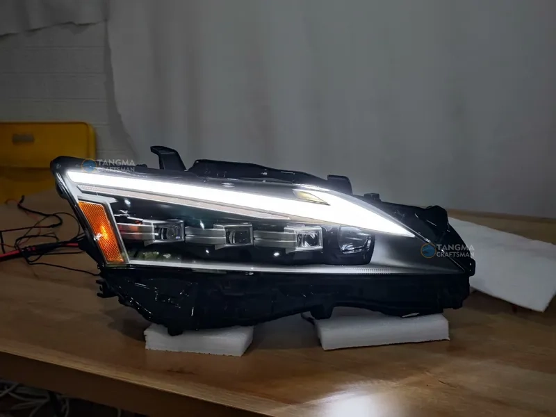 2011+ Lexus CT200 Headlight Assembly LED Matrix