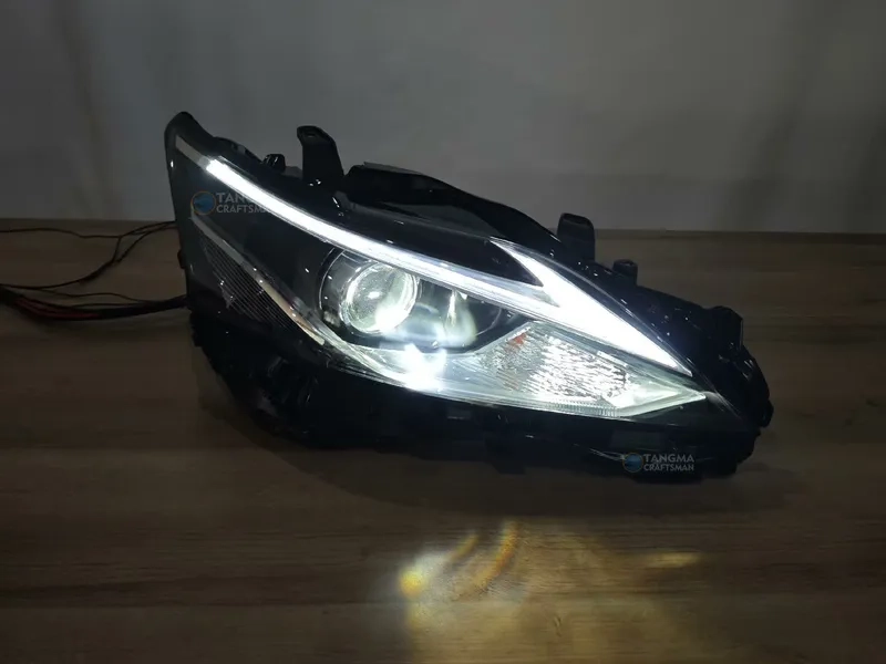 2011+ Lexus CT200 Headlight Assembly LED Projector