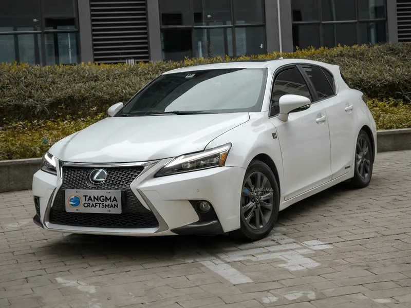 2011+ Lexus CT200 Headlight Assembly LED Matrix