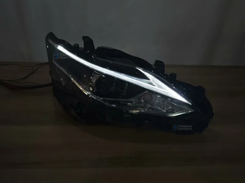2011+ Lexus CT200h LED Headlights DRL Projector